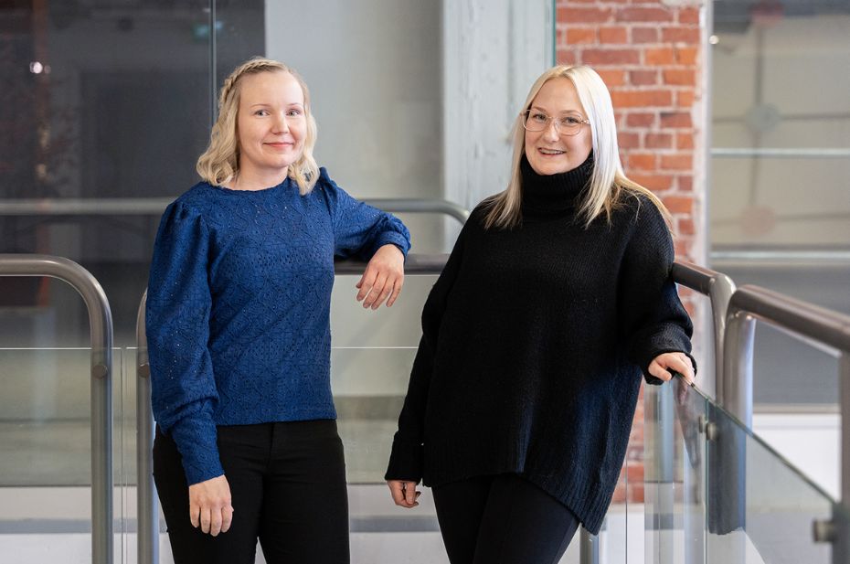 Mesimarjasi Oy:n lähihoitajat Paula Heinonen ja Jonna Arjasalo